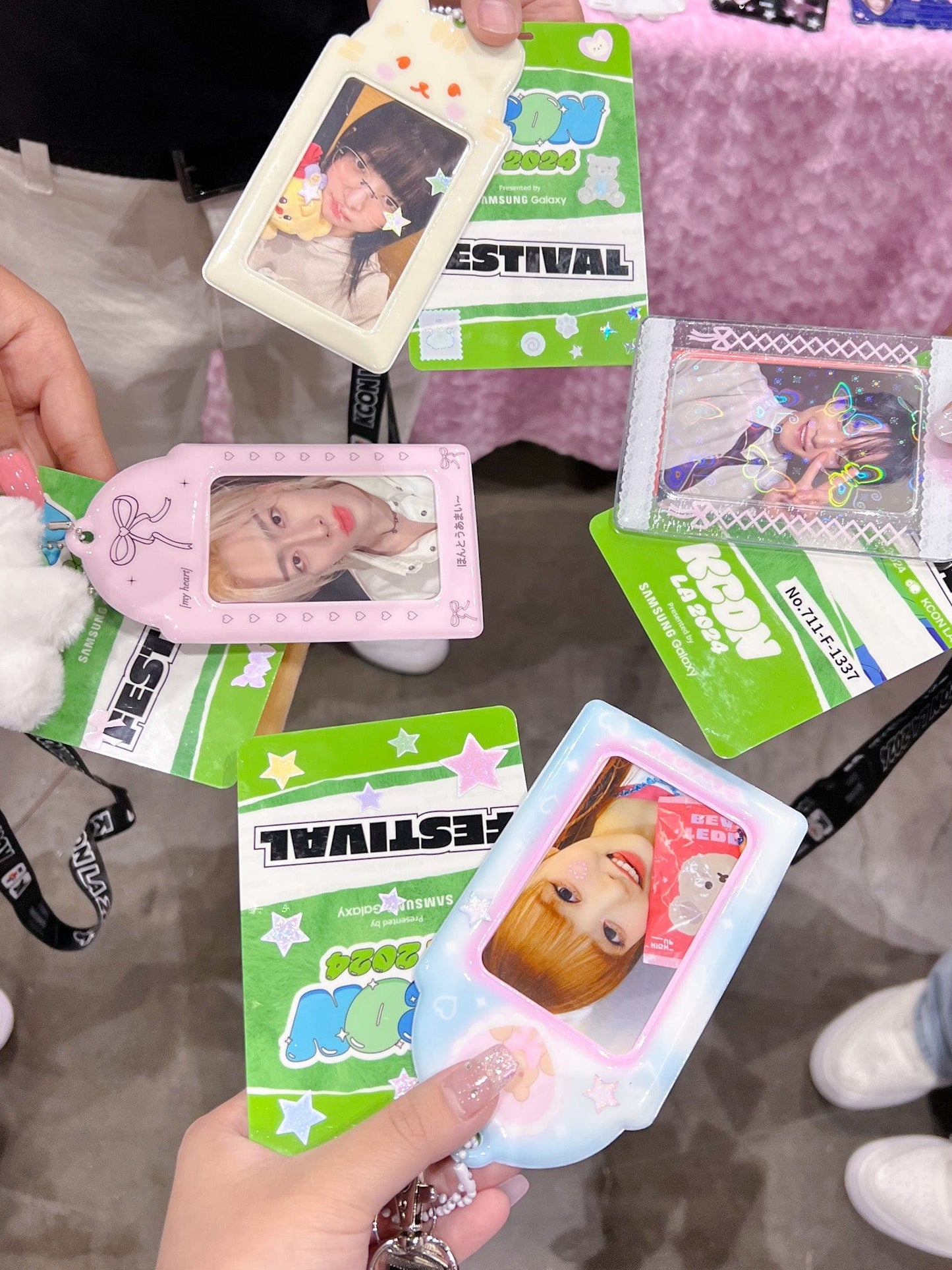 MINS STUDIOS Teddy Bear Card Holder