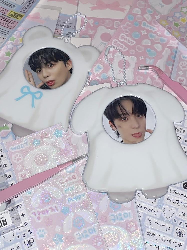 MINS STUDIOS Ghost Puppy Card Holder