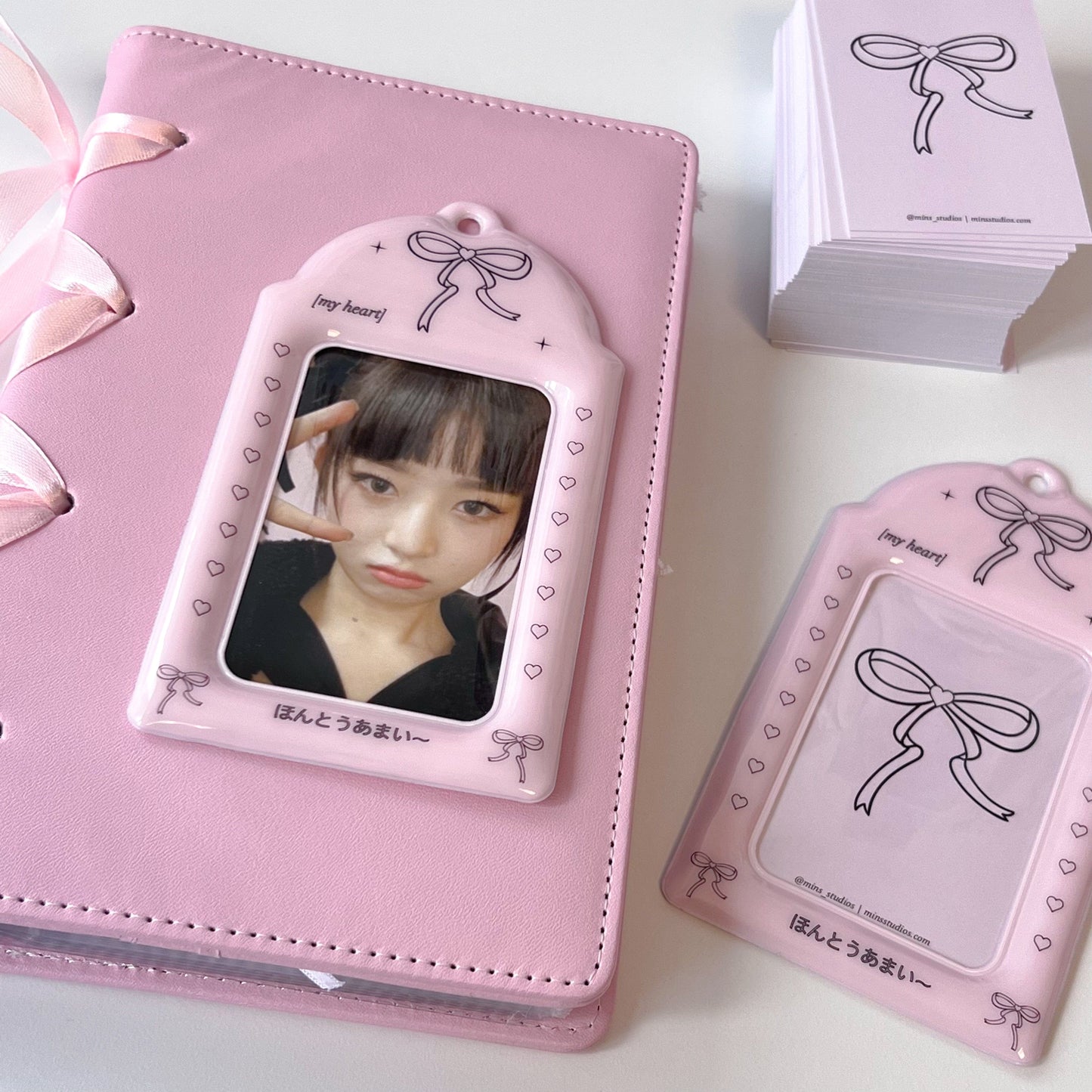MINS STUDIOS Ribbon Bow Card Holder